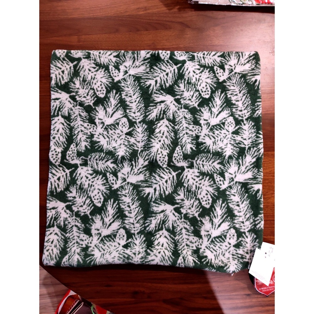 Pad Home Design Concept World Traveler Pinecone Green White Pillow Cover NWT